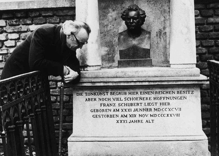 Visiting Schubert's grave with Franz Gillparzer's inappropriate inscription